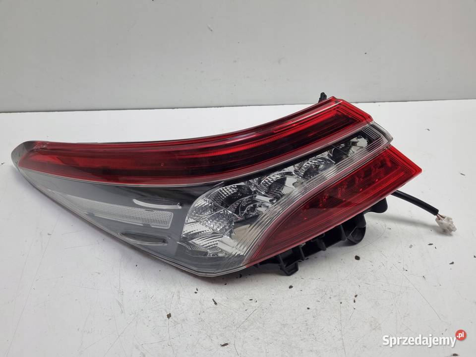 Toyota Camry 8 VIII 1721r TYLNIA TYLNA LAMPA Janów