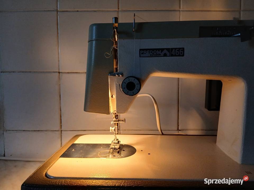Maszyna do szycia Predom Łucznik 466 PRL lata 80 mazowieckie Warszawa