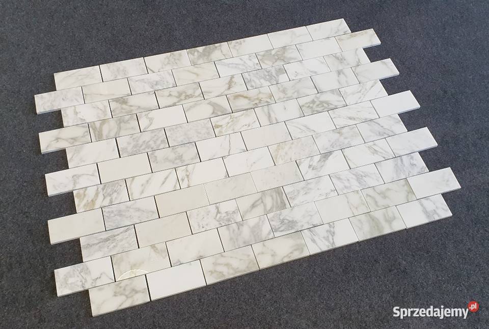 Mozaika Bianco Calacatta Gold Bricks polerowana Bielawa