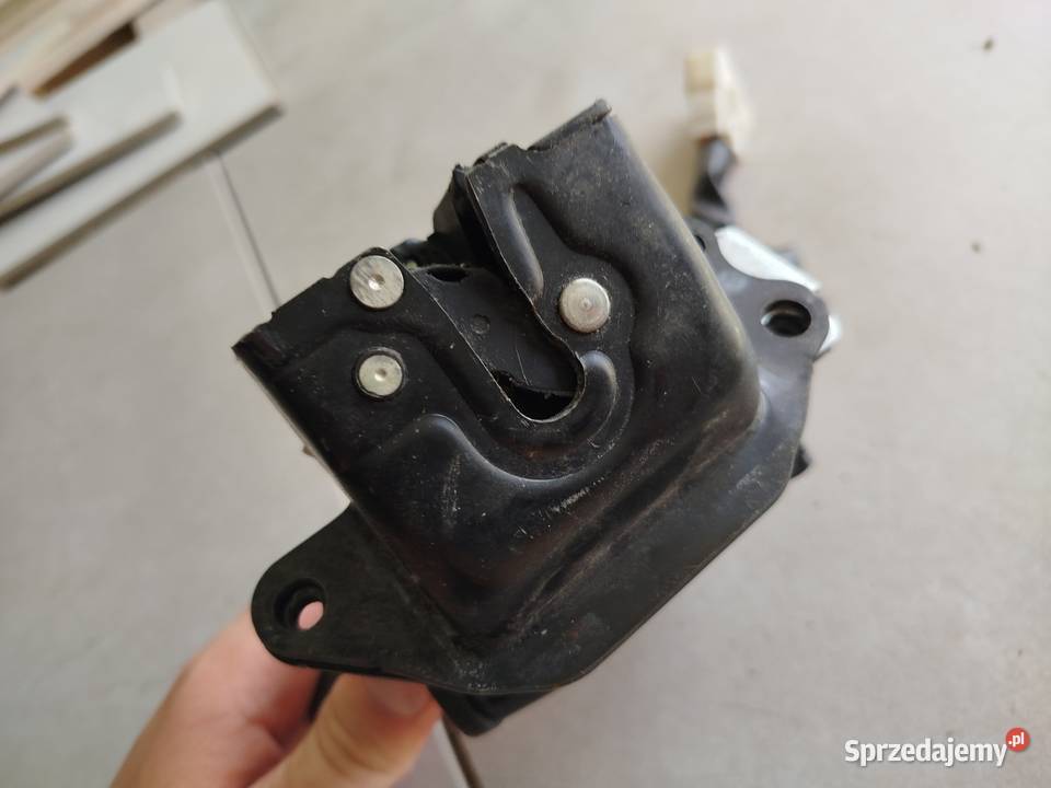 Zamek klapy bagażnika Lexus RX3 RX350 RX450