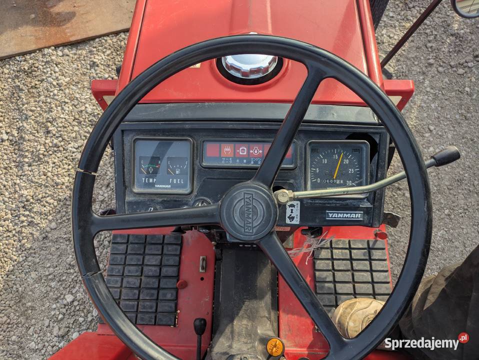 Yanmar F16D mocny i kompaktowy traktor 44 Yanmar Skała