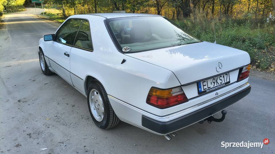 MERCEDESBENZ W124 C124 300 CE Coup z 1990 roku hak