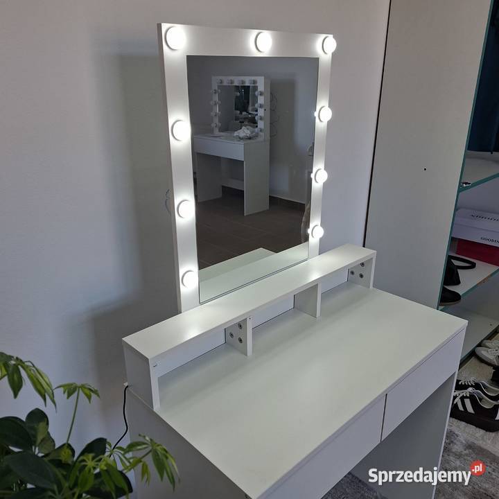 TOALETKA KOSMETYCZNA NOWA sprzedam