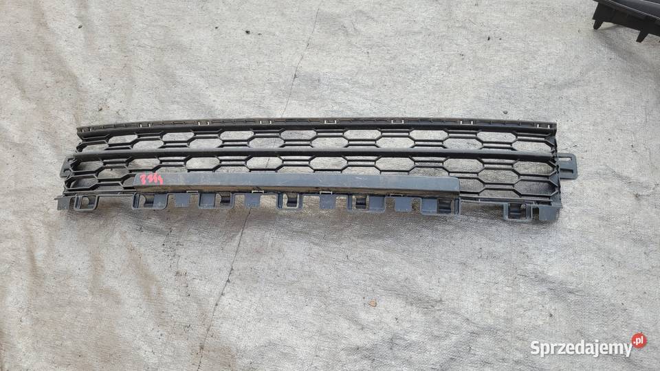 SKODA OCTAVIA IV 4 KRATKA ZDERZAKA ŚRODKOWA Ruda Śląska sprzedam