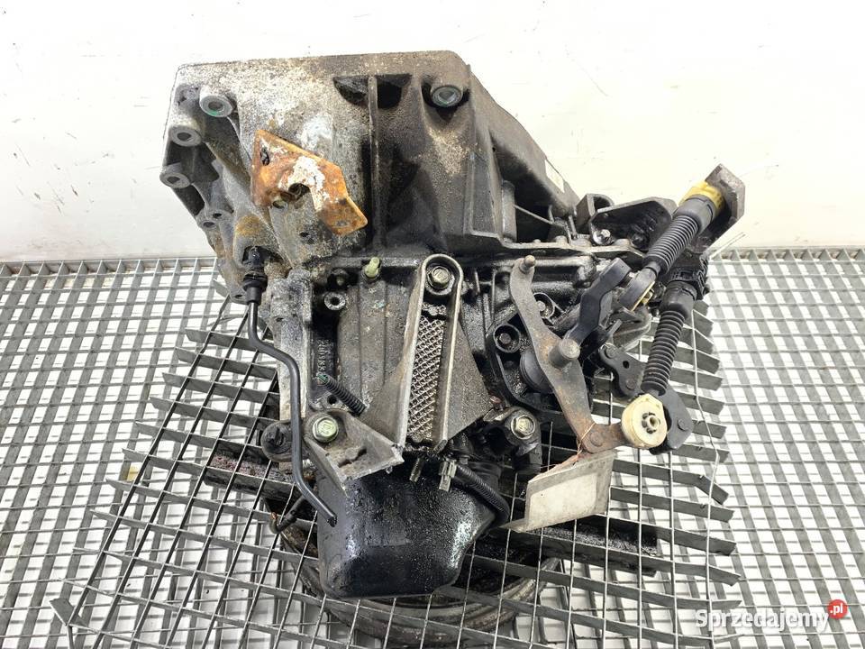 SKRZYNIA BIEGÓW NISSAN JUKE F15 JR5339 16 117 osobowe Skrzyni biegów