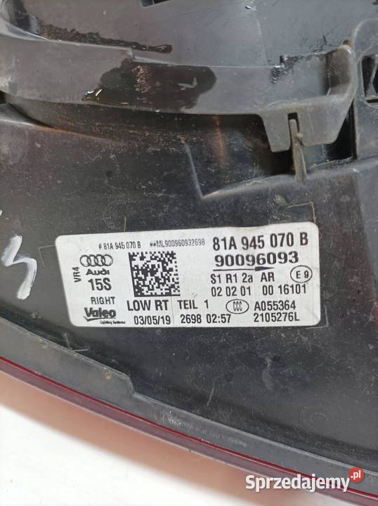 LAMPA TYŁ PRAWA EU 81A945070B Audi Q2 I 2016 świętokrzyskie