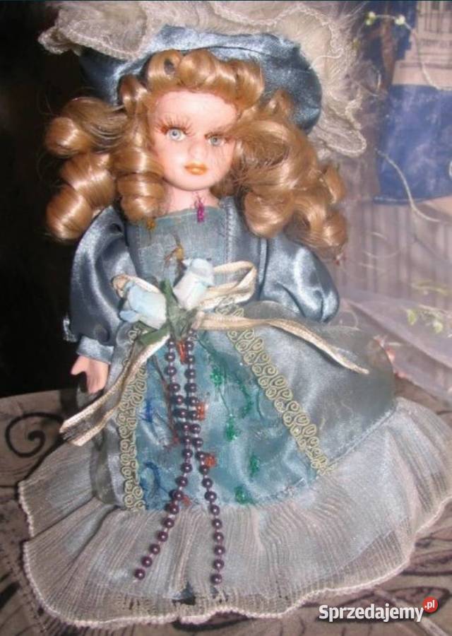 Porcelanowa lalka kolekcjonerska na stojaku Sosnowiec