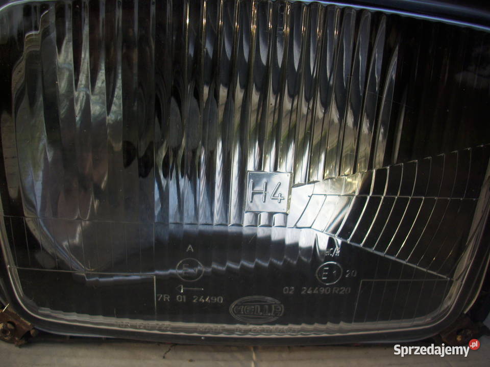 Reflektor lampa HELA prawa przód MERCEDES T1 Oświetlenie