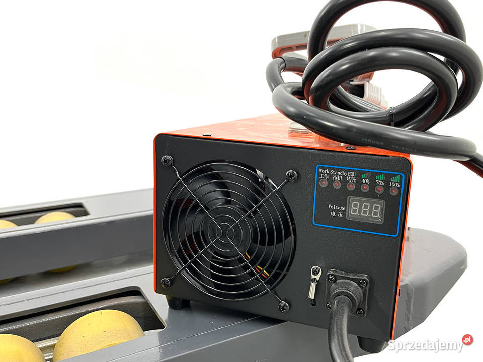 Wózek paletowy 1600 z masztem triplex 4600 mm Kęty sprzedam