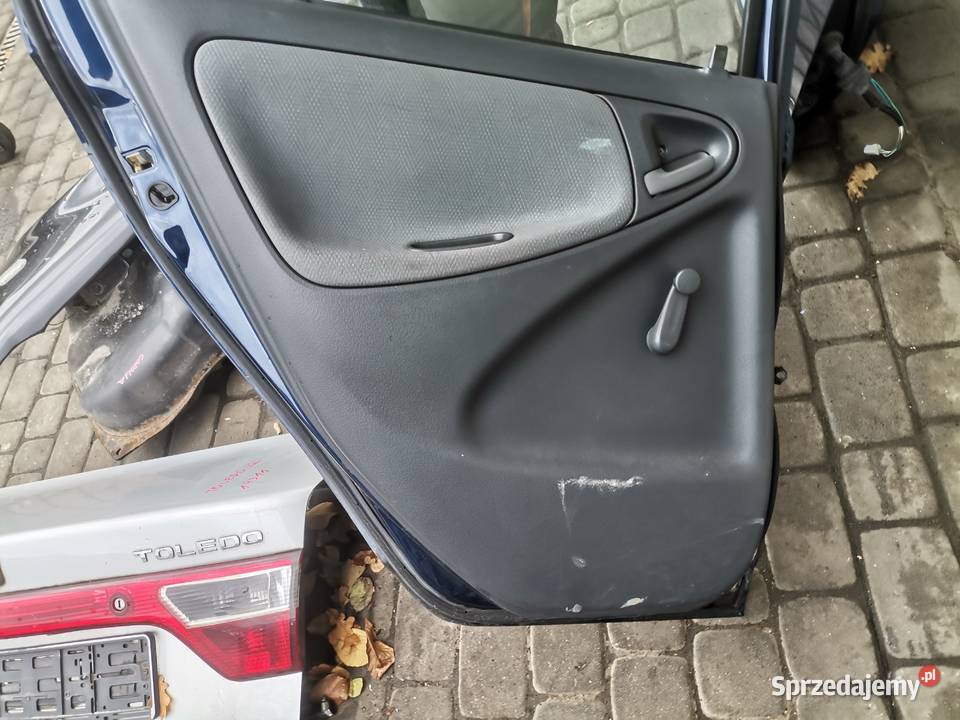 DRZWI LEWY TYŁ TOYOTA YARIS 1 8K8 Rok produkcji 2000 Nowy Sącz