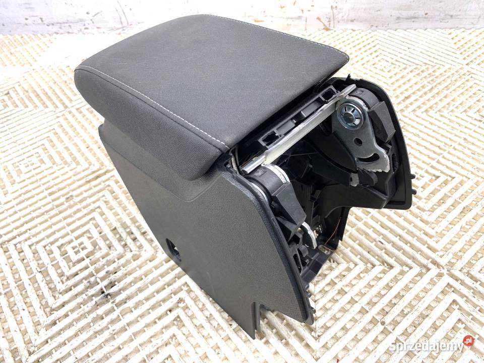 PODŁOKIETNIK VW GOLF VIII Kombi 5H0863241A