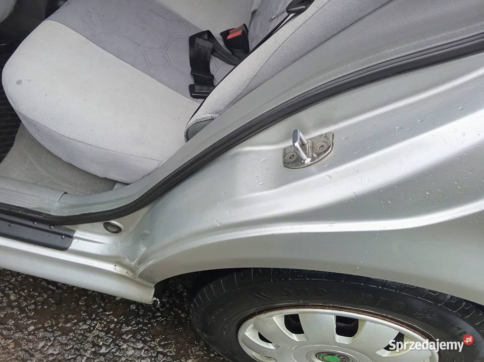 Sprzedam Skodę Oktawie 16 benzyna ABS Octavia Rększowice