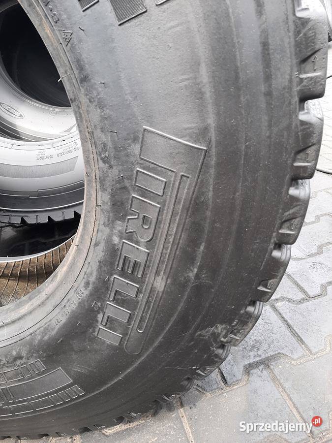 Opona używana ciężarowa 31580R225 PIRELLI TG 01 Zaścianki