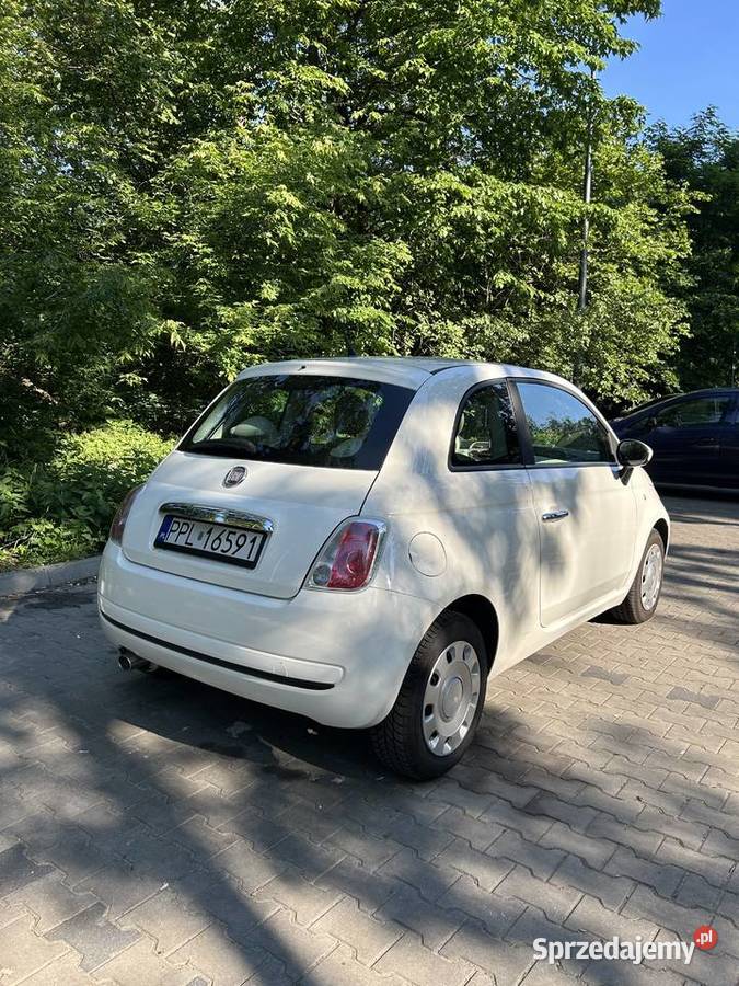 Fiat 500 2009 r 12 benzyna biały 139000 1242cm3 mazowieckie Piaseczno
