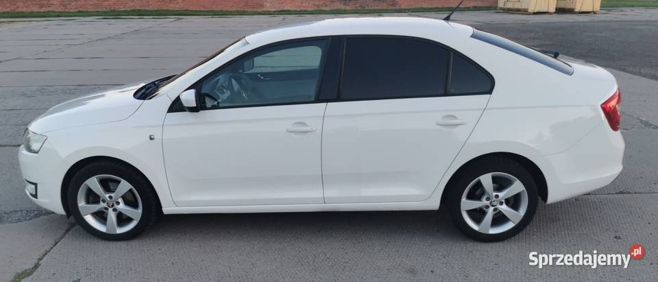 SUPER STAN SKODA RAPID 2013r 12BENZ 105 6 BIEGÓW radio Wrocław