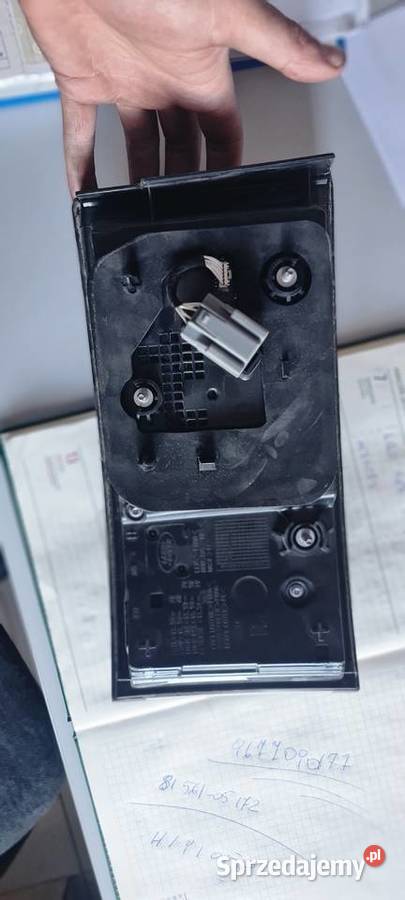 LAND ROVER DISCOVERY 5 L462 LAMPA PRAWY TYŁ wielkopolskie Golina