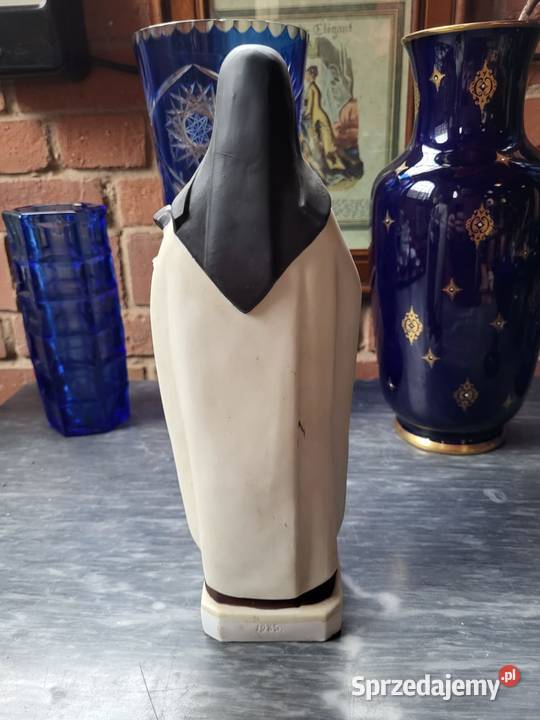 Figurka Świętej Teresy z krzyżem śląskie Rybnik