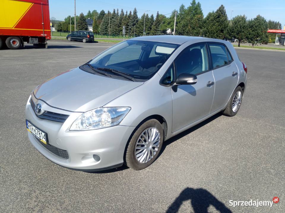 Toyota Auris 16 benzyna Przebieg 137 manualna Motoryzacja Krosno