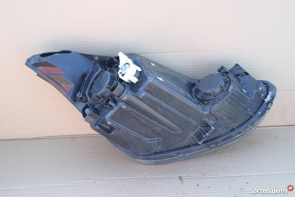 HYUNDAI I10 2 II 14 LAMPA PRZÓD REFLEKTOR LEWY Bieleń sprzedam