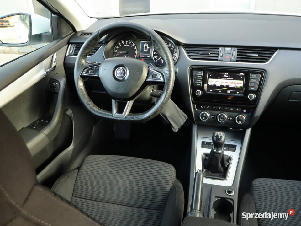 Skoda Octavia 16 TDI manualna Octavia Katowice