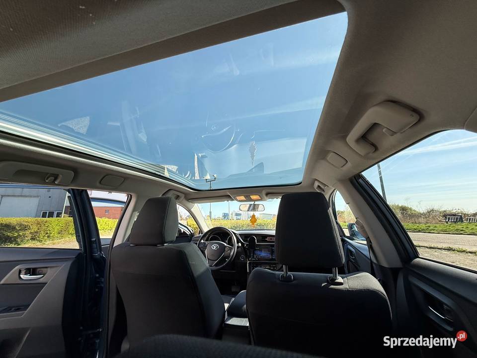 Toyota auris 18 hybryda panorama Radom