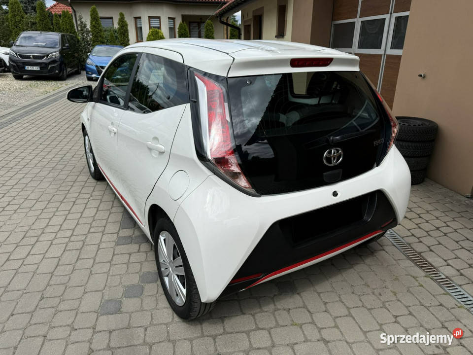Toyota Aygo Rezerwacja II 2014 bluetooth Orzech