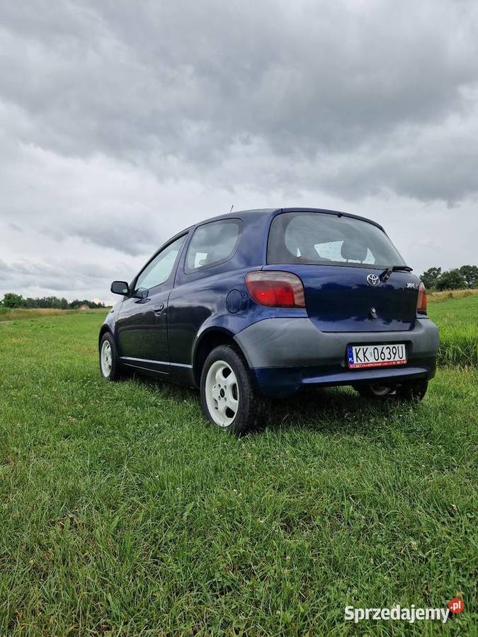 Toyota yaris 10 benzyna w super stanie długie granatowy Oświęcim