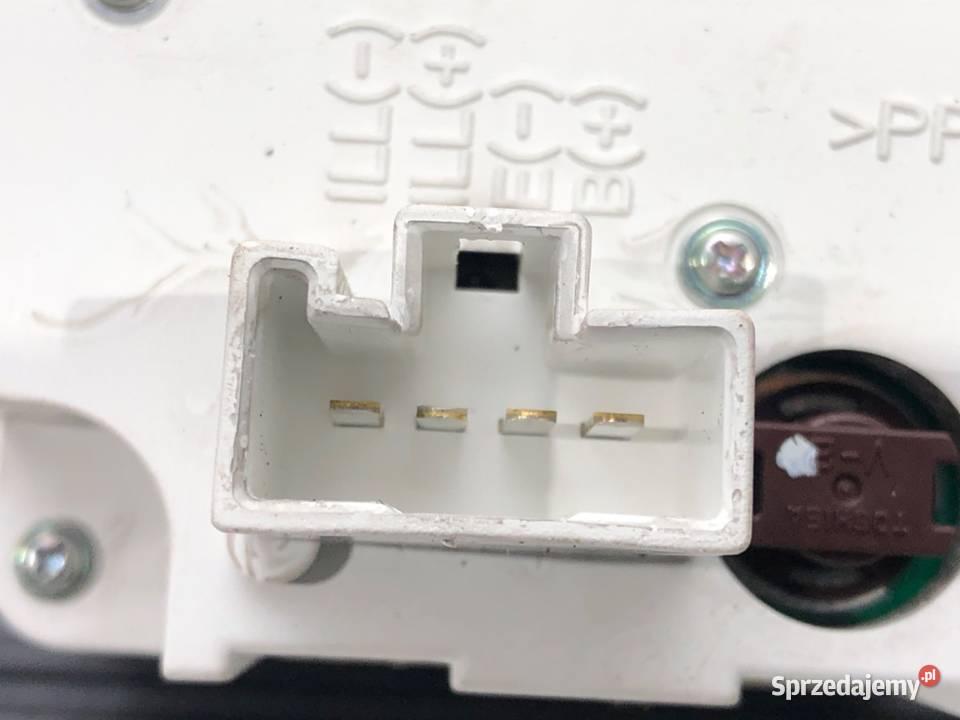 LISTWA DEKOR KOKPITU MITSUBISHI OUTLANDER I