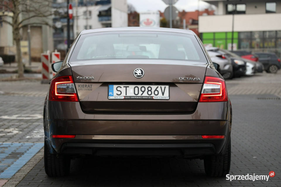 koda Octavia 10 Ambition serwisowany 2 komplety