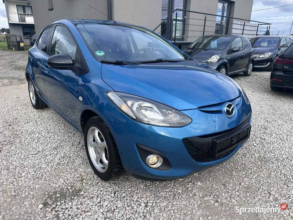 Mazda 2 Zdrowa Bez Korozji Naiwgacja 2014 lakier metallic Ładna