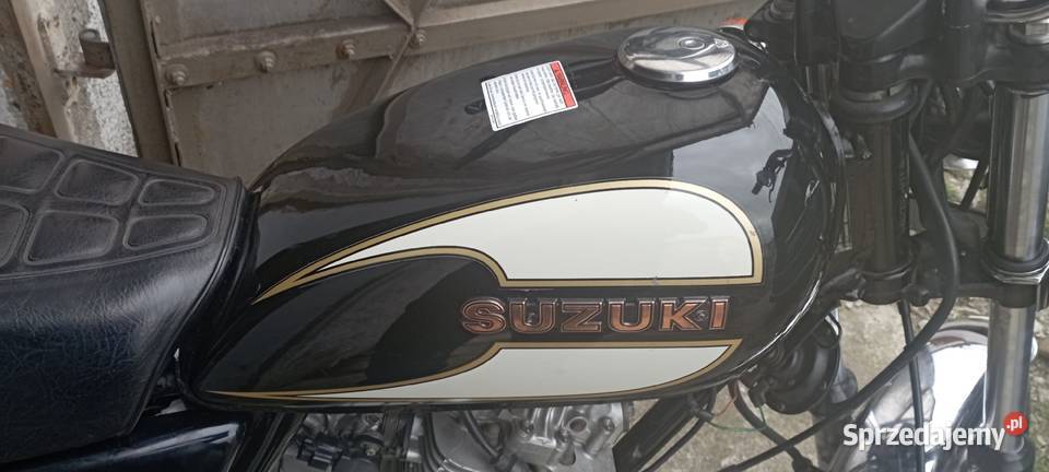 Suzuki gn 125 zbiornik + pokrywy boczne