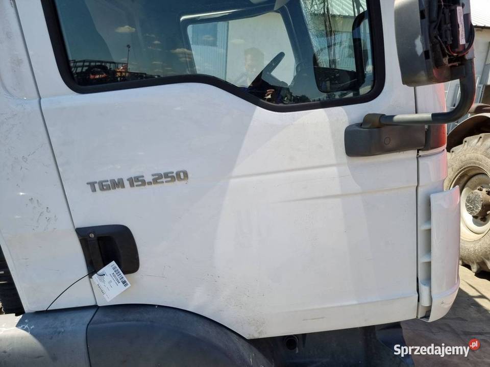 DRZWI PRAWE PRZÓD MAN TGM 15250