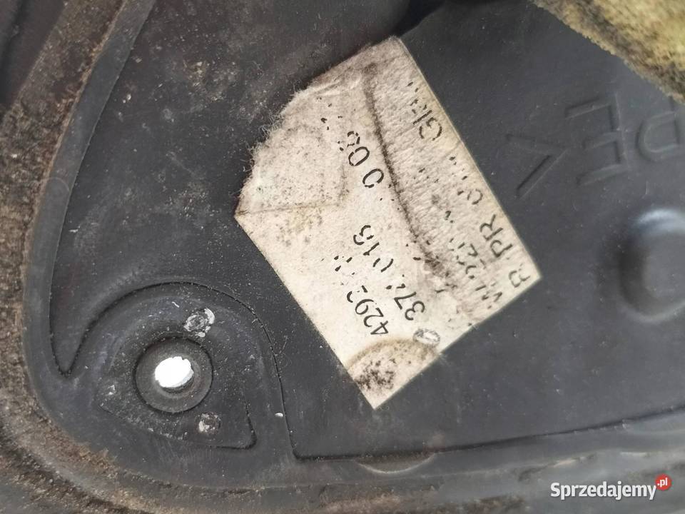 LUSTERKO PRAWE 15PIN EUROPA MercedesBenz Sklasa