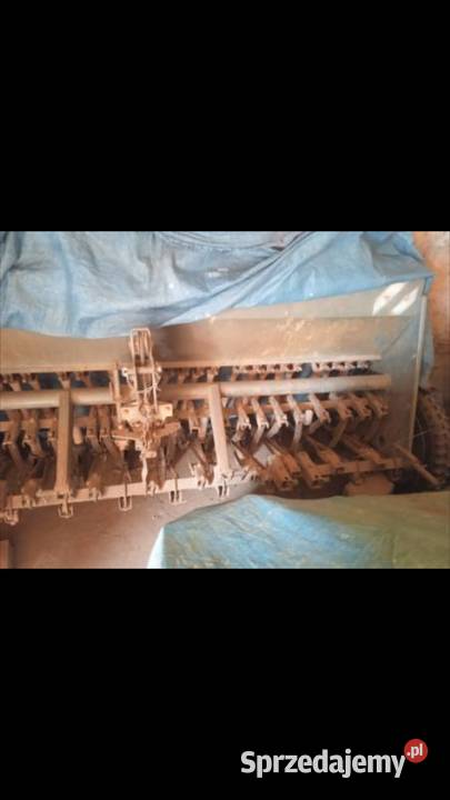 Siewnik poznaniak z zaprawiarką Celów