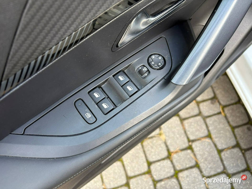 Peugeot 2008 15 HDI 102 Full Led Duża navi gniazdo USB 2008