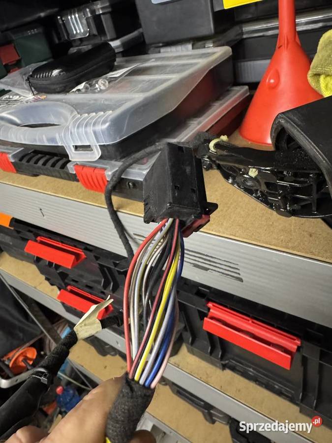 Prawe lusterko Audi Q3 83a LY9T Łuków