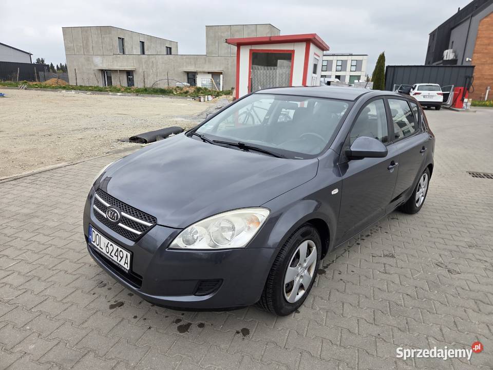 Kia Ceed 16 126 BenzynaLPG 2009 hak Oleśnica