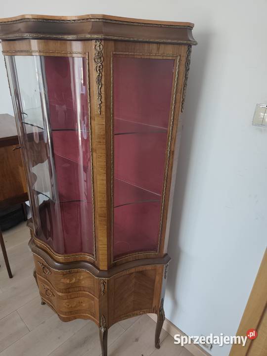 Witryna serwantka w stylu Ludwika XVI