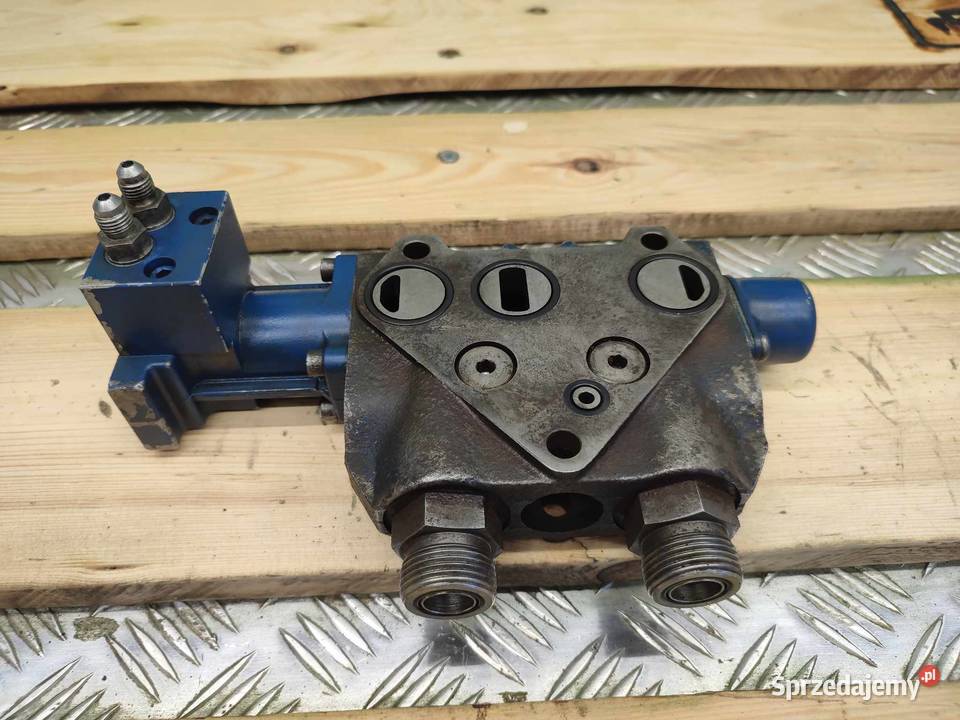Sekcja rozdzielacza Holland LM 5060 131702153 Wilkowo