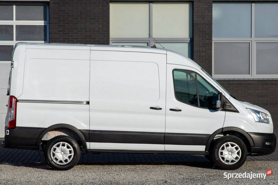 Ford Transit furgon L2H2 ŚREDNI STAN