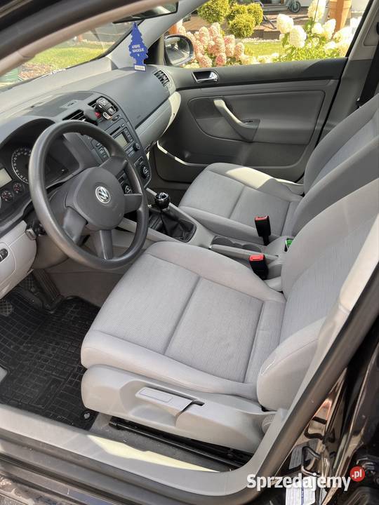 Sprzedam vw golf 16 mpi jednym właścicielu CD Jasień