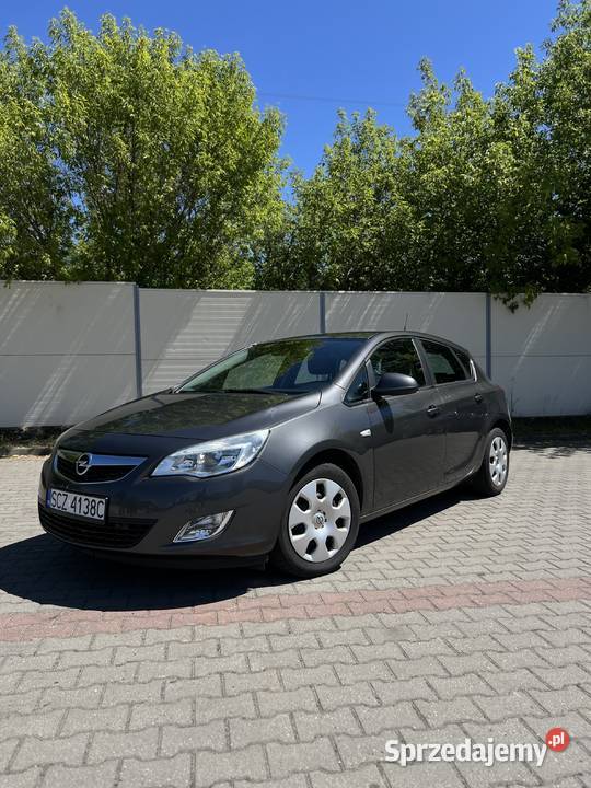 Opel Astra J 16 benzynalpg zadbana sprzedam
