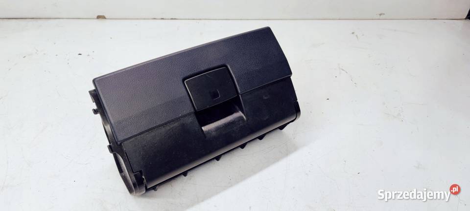 SCHOWEK FOTELA PRAWY AUDI A3 8P 8P0881578 Przystajń
