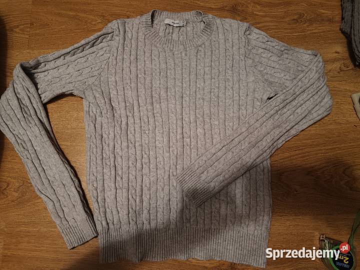 Mięciutki sweter Filipów sprzedam