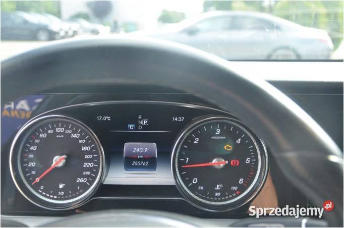 MERCEDESBENZ E 220 D 2018 195000 ccm 195 nieuszkodzony Warszawa