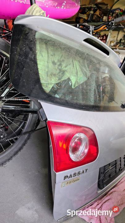 VW Passat B6 Kombi Tylna klapa BEZ RDZY Klapy bagażnika pomorskie