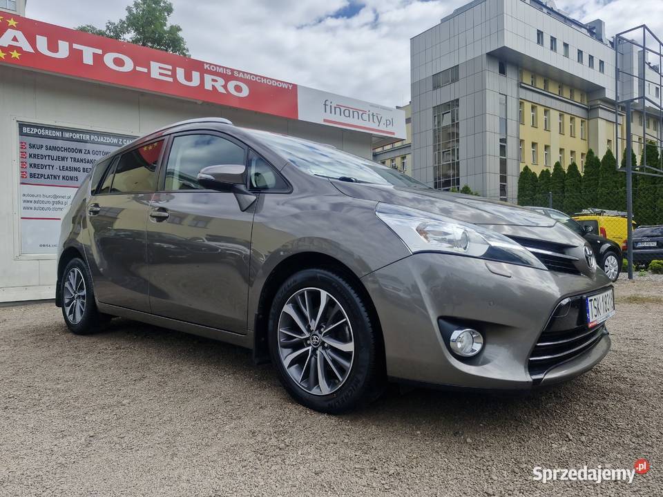 Salon Polska 1 właściciel wersja Prestige 100 światła do jazdy dziennej Verso