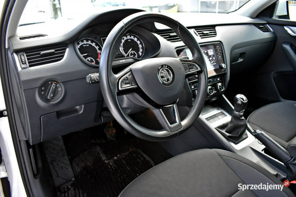 koda Octavia Bezwypadkowy Salon Polska Serwis isofix Łódź
