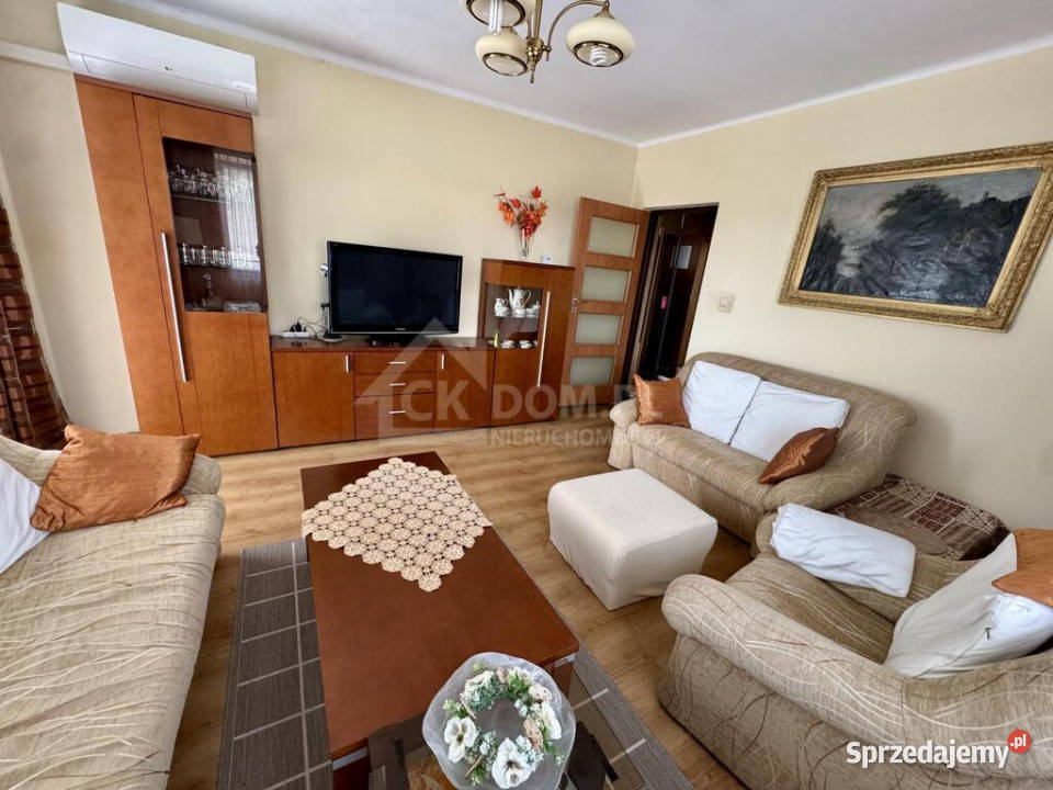 Mieszkanie z ogródkiem balkonem i garażem garaż Sprzedaż Staszów