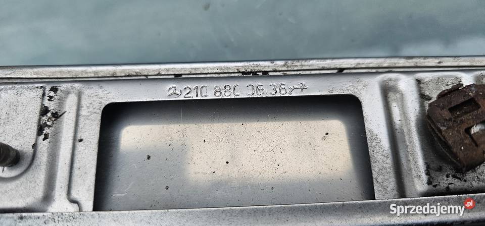 Listwa chrom zderzaka prawy przód mercedes w210 Rok produkcji 1996